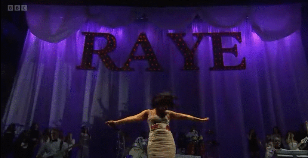 Main Stage Performers to Watch at Glastonbury 2025